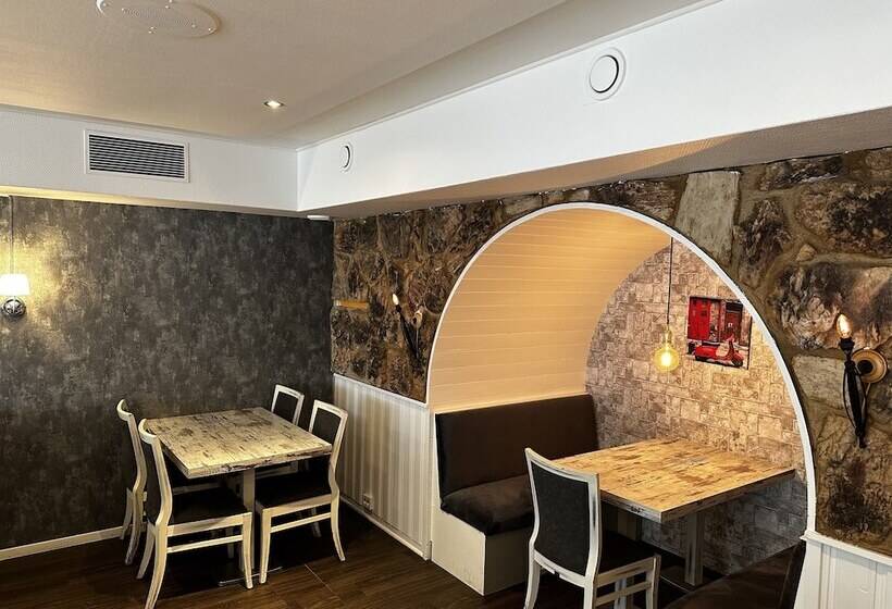 Stryn House   Hotel & Apartments