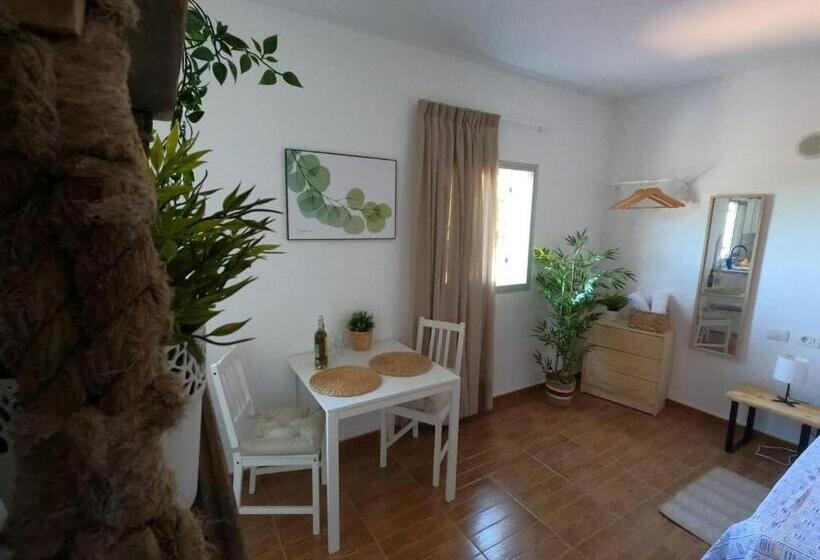 B&b And Apartments El Charco Azul