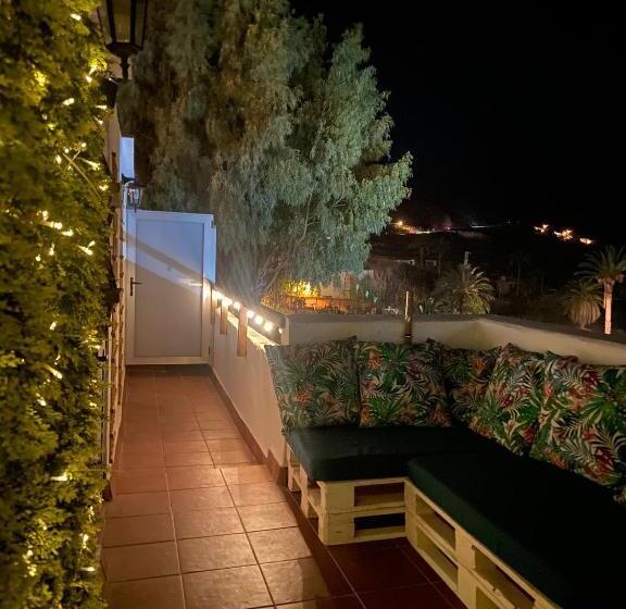 B&b And Apartments El Charco Azul