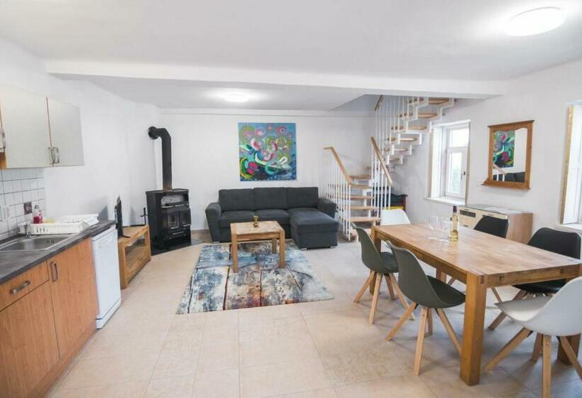 مبيت وإفطار Natúra Panzió&apartmanház