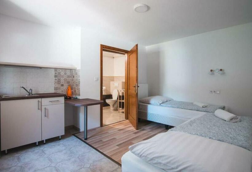 مبيت وإفطار Natúra Panzió&apartmanház