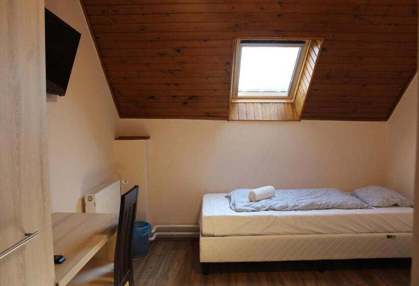 مبيت وإفطار Natúra Panzió&apartmanház