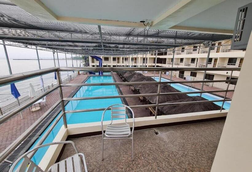 هتل La Primera Grande Beach Resort