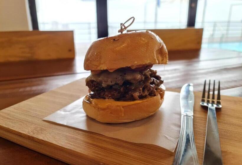 هتل La Primera Grande Beach Resort