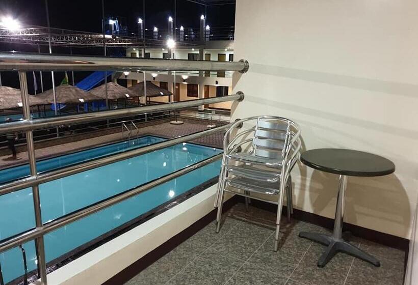 هتل La Primera Grande Beach Resort