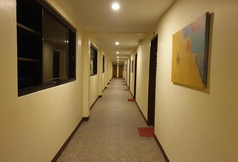 هتل La Primera Grande Beach Resort