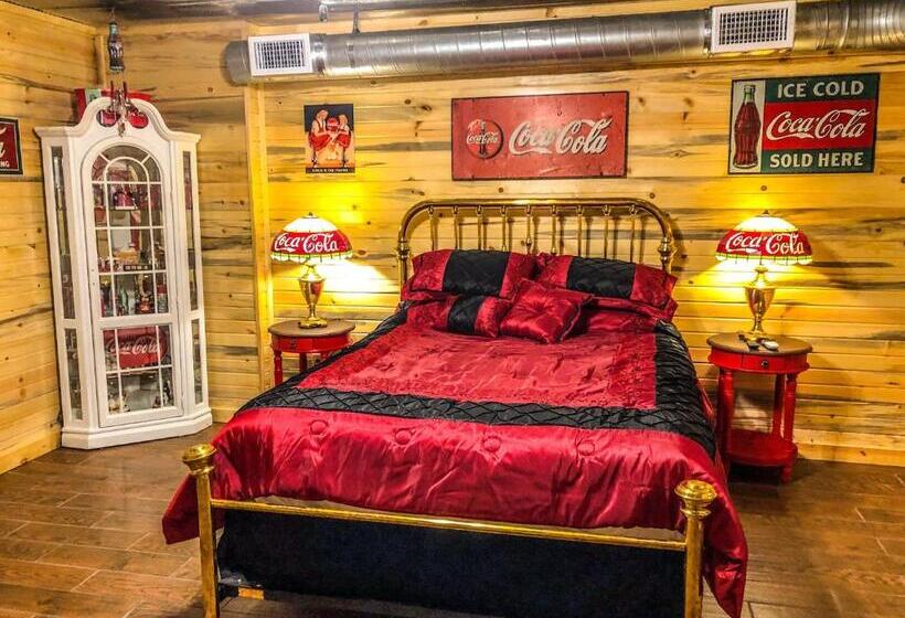 فندق Samantha S Timber Inn