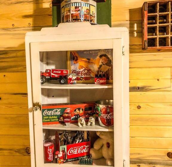 فندق Samantha S Timber Inn