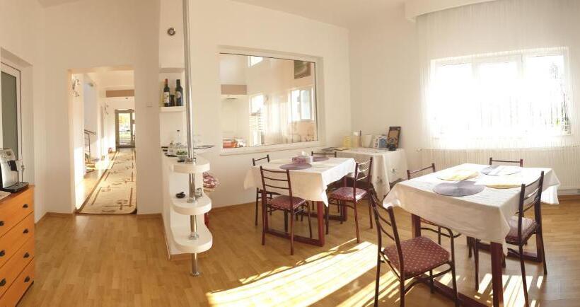 Пансион Bonton Rooms