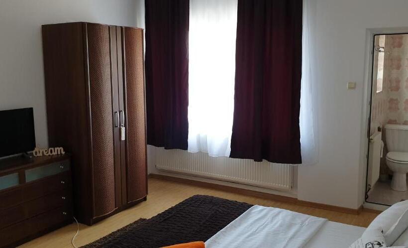 Пансион Bonton Rooms