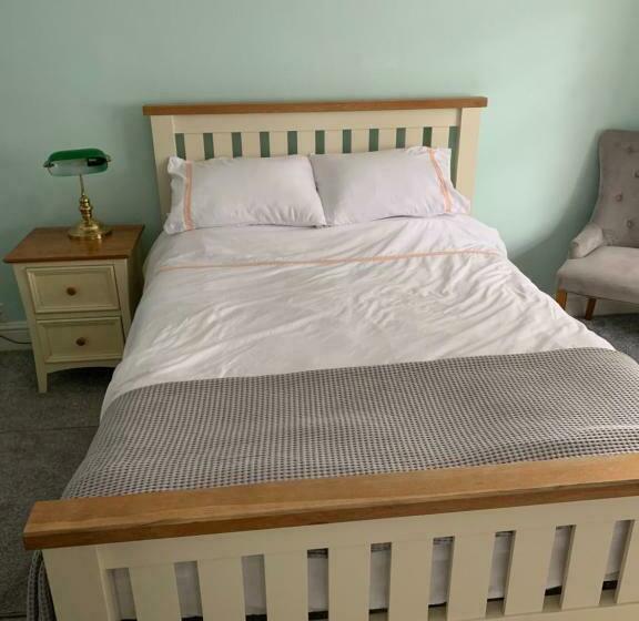 פנסיון Debbie’s Digs