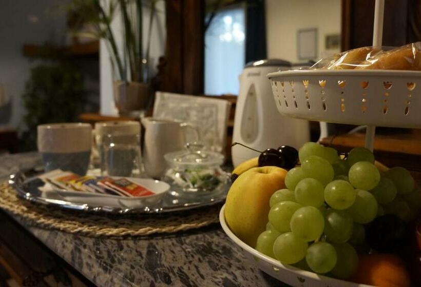 Пансион La Brigata Apartments Suite Room