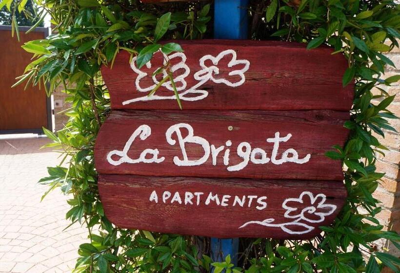 Пансион La Brigata Apartments Suite Room