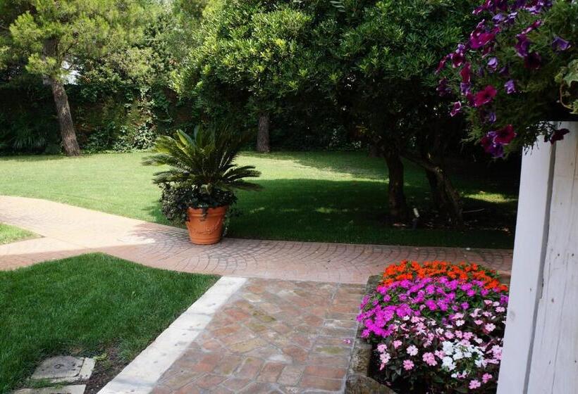 Пансион La Brigata Apartments Suite Room