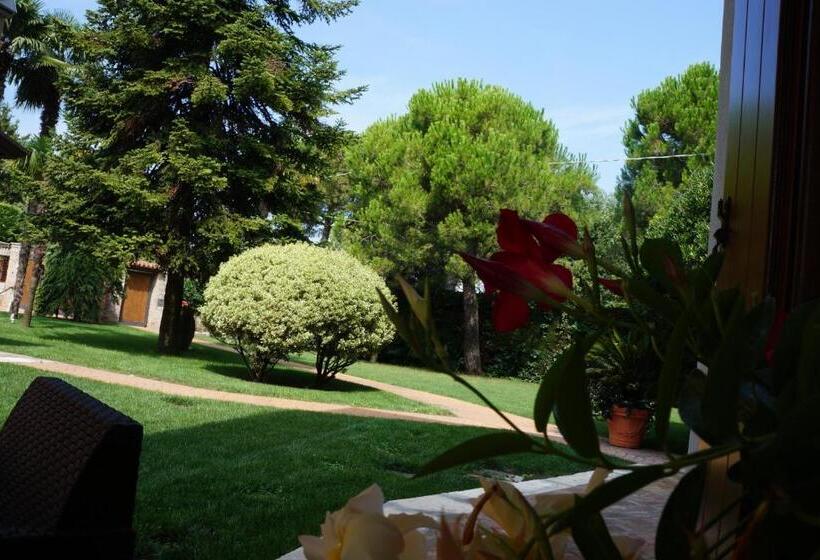 Пансион La Brigata Apartments Suite Room