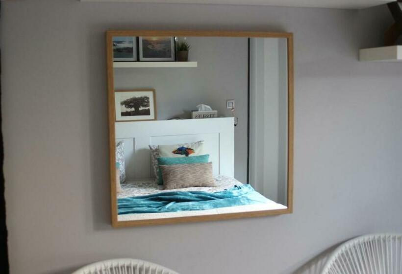 Selemo B&b Business And Leisure Guestroom With Private Entrance Ensuite Bathroom Free Parkin