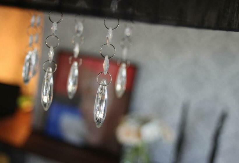 Selemo B&b Business And Leisure Guestroom With Private Entrance Ensuite Bathroom Free Parkin