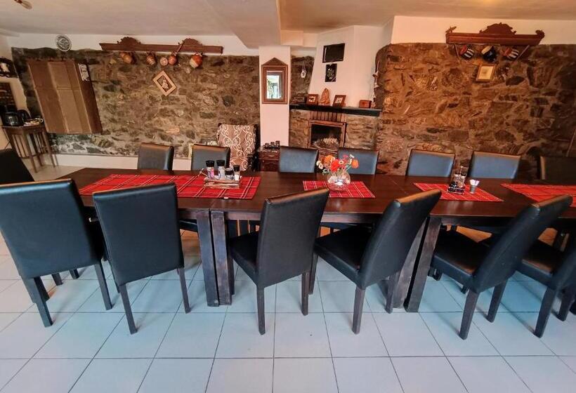 הוסטל Casa De Vacanta La Locanda Dubova