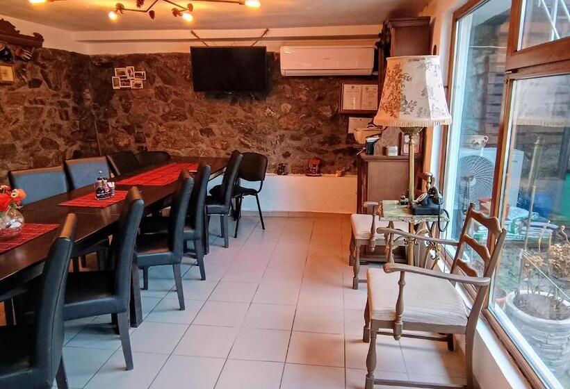 호스텔 Casa De Vacanta La Locanda Dubova