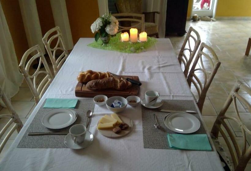 Bed And Breakfast 24