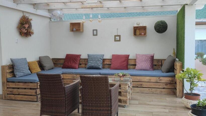 مبيت وإفطار Anna Lak