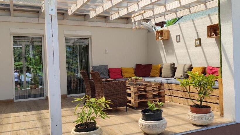 مبيت وإفطار Anna Lak