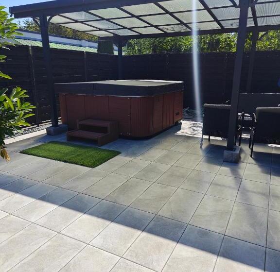 مبيت وإفطار Anna Lak