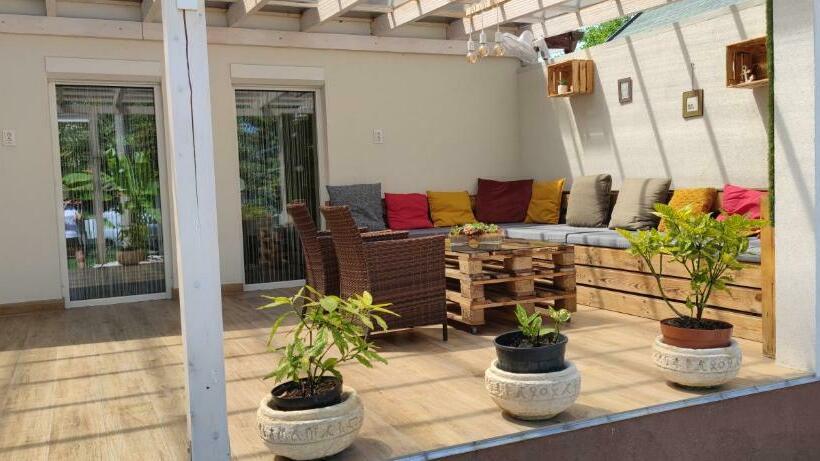 مبيت وإفطار Anna Lak