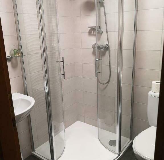 مبيت وإفطار Anna Lak