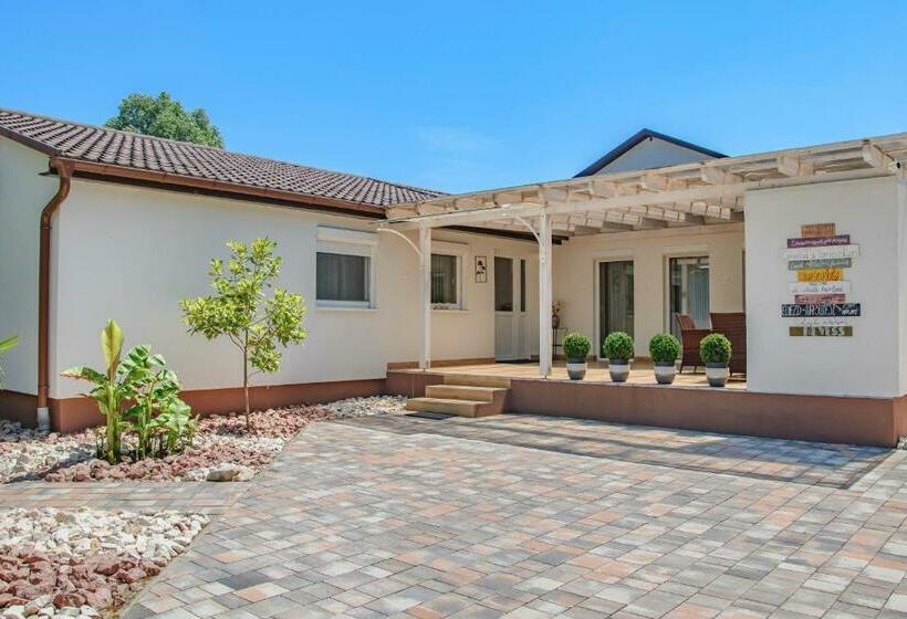 مبيت وإفطار Anna Lak