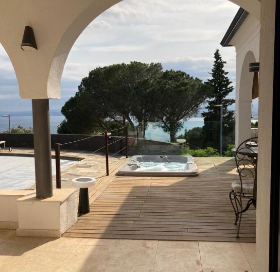 تختخواب و صبحانه Casa De L’albada