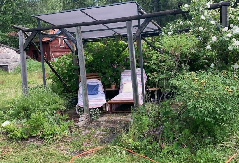 مبيت وإفطار Egen Stuga Med Delat Badrum