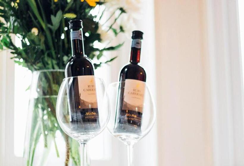 تختخواب و صبحانه Eveanna