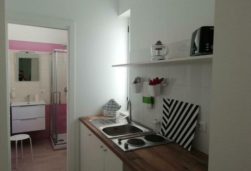 ベッドアンドブレックファースト Flower House