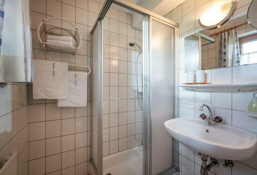 צימר Gästeheim Auwitsch