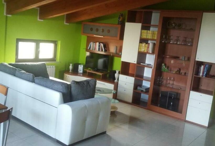 Bed and Breakfast La Villa In Campagna