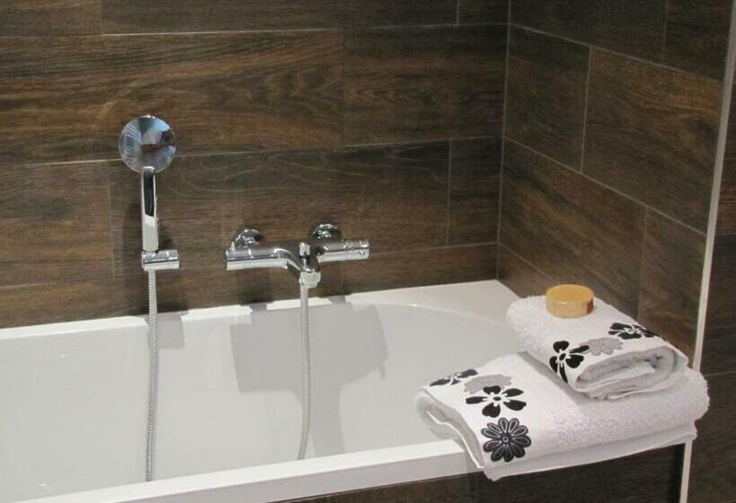 민박 Le Clos Des Roseaux