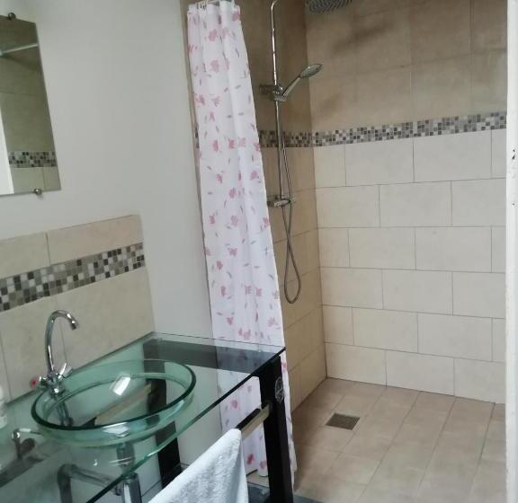 צימר Thunder Roadhouse