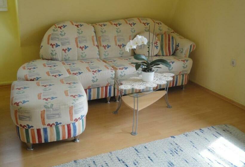 Bed and Breakfast Zeilinger Villa