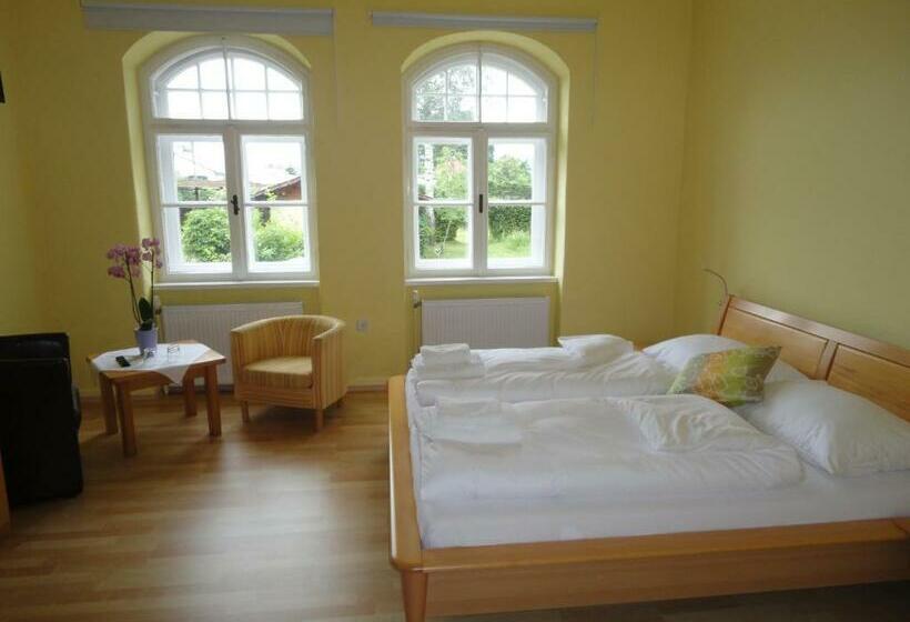 Bed and Breakfast Zeilinger Villa