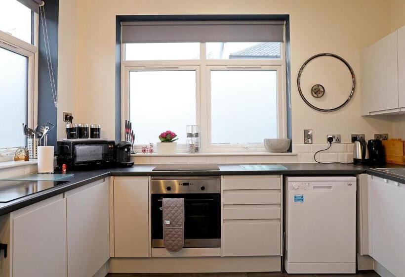 Contractor Friendly From  Tobs Norwich