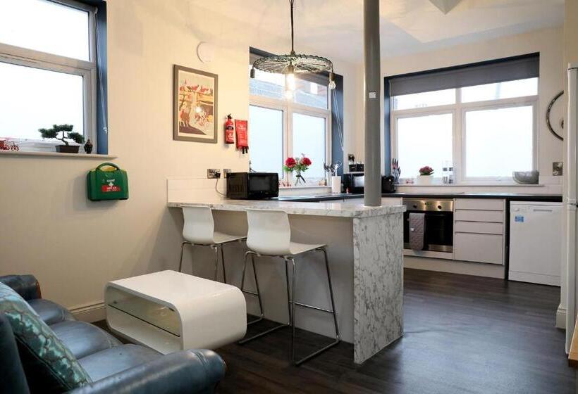 Contractor Friendly From  Tobs Norwich