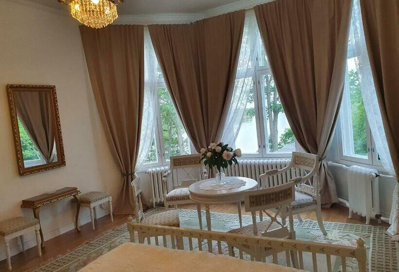 Neitsytniemen Kartanohotelli