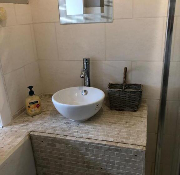 فندق Saracen Head