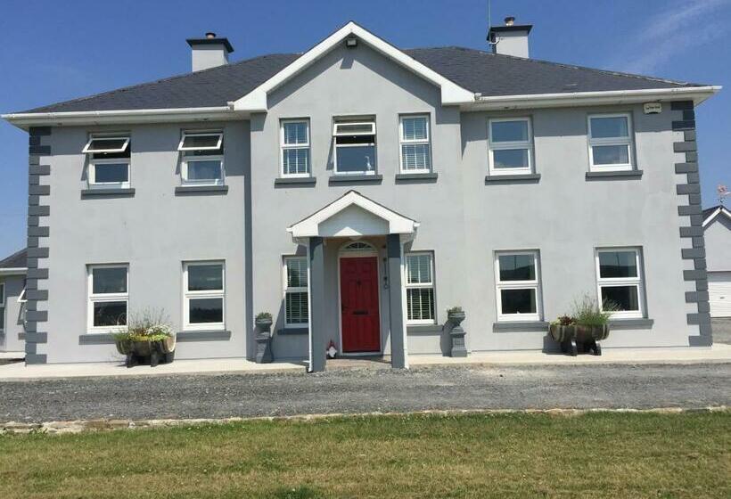 Lyntom House B&b