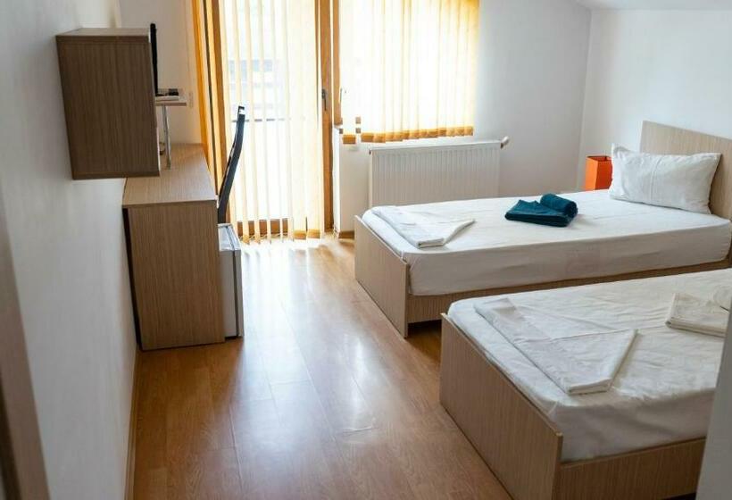 펜션 Califarul Alb