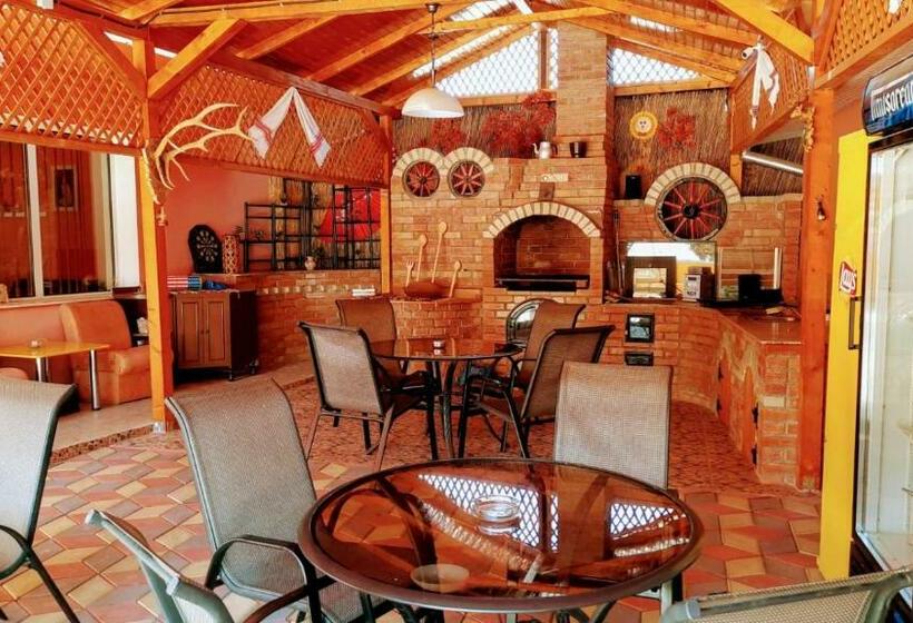 پانسیون Casa Leucian