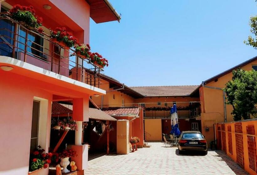 ペンション Casa Leucian