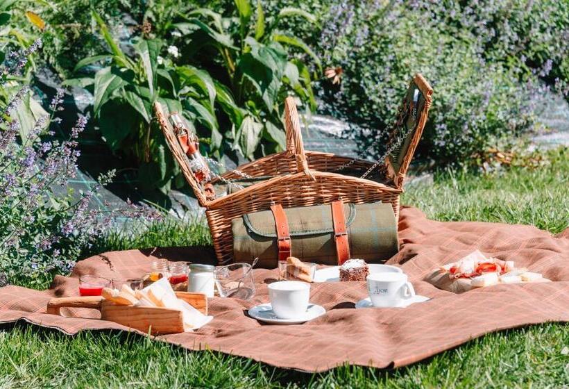 بنسيون L Escola E Lou Mulin