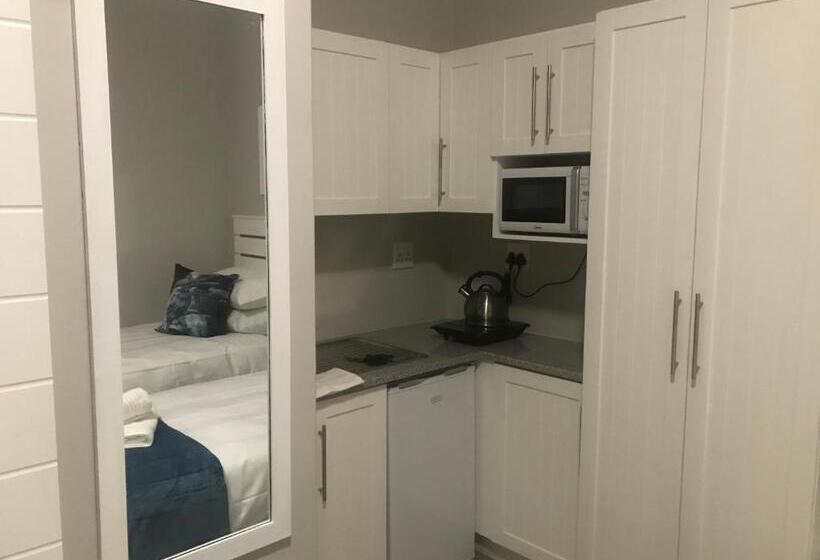 بنسيون La Liberté Freedom To Be